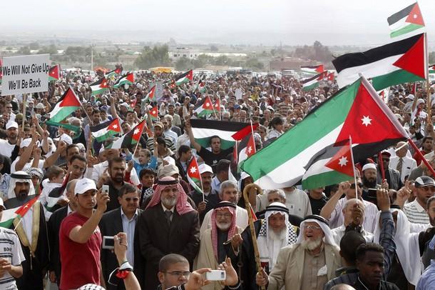 الحشود الأردنية تتوجه للمشاركة في مليونية القدس