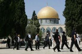 باحات المسجد الأقصى باتت سياحية!!!!