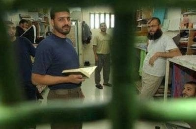 قانون التغذية القسريَّة جريمة صهيونية ضد الأسرى الفلسطينيين