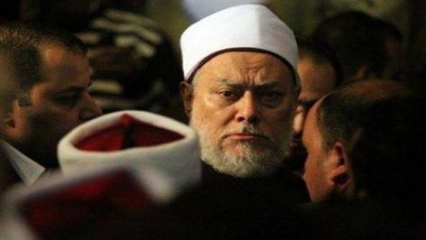 مفتي الانقلاب يسقط ورقة التوت الأخيرة عنه