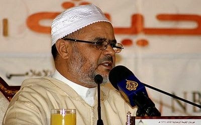 إمامة المتغلب بين الشرع والتاريخ