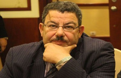 من يتاجر بالدين؟