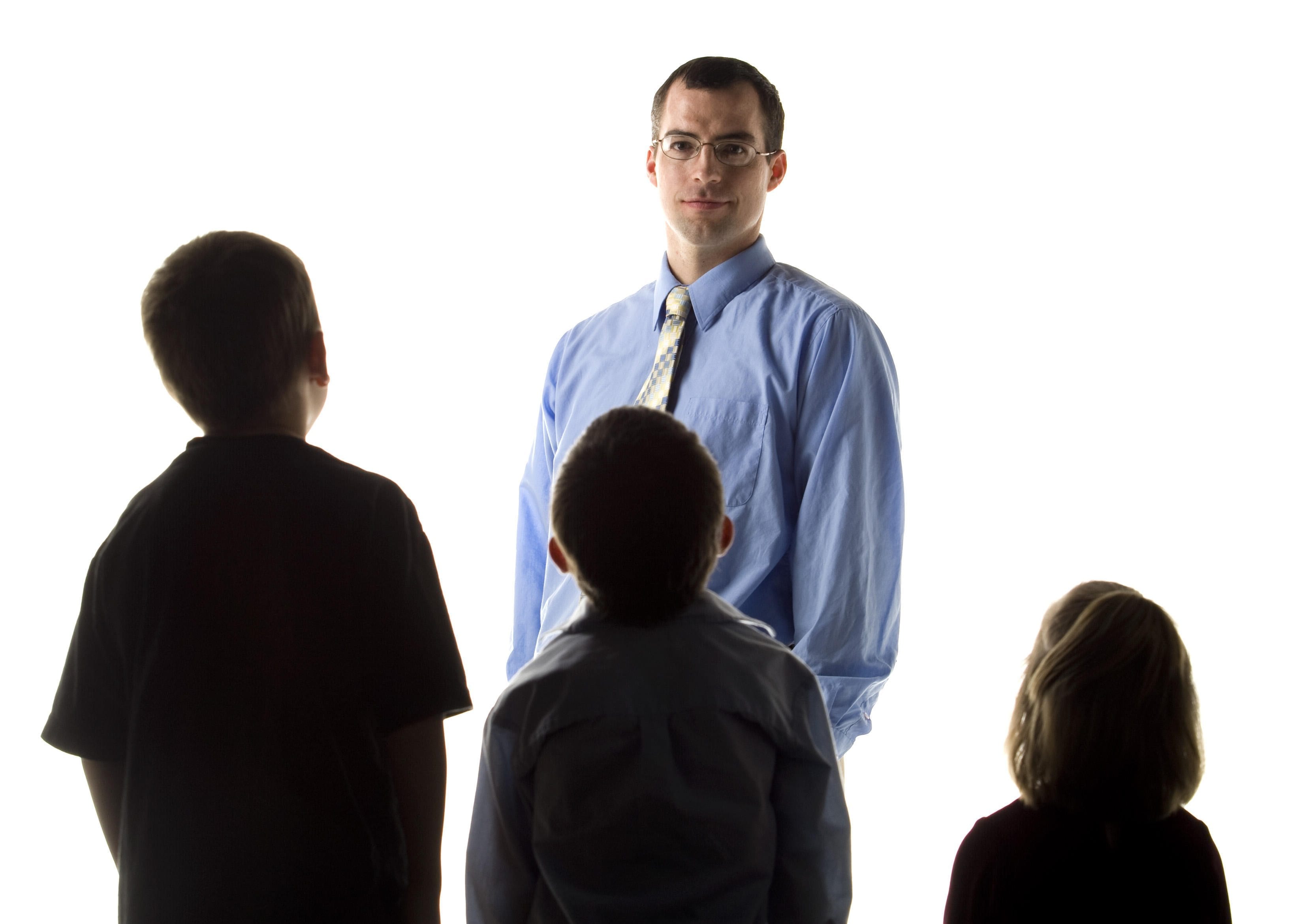 تربية الأبناء على القيم الفاضلة .. قيمة العطاء نموذجاً