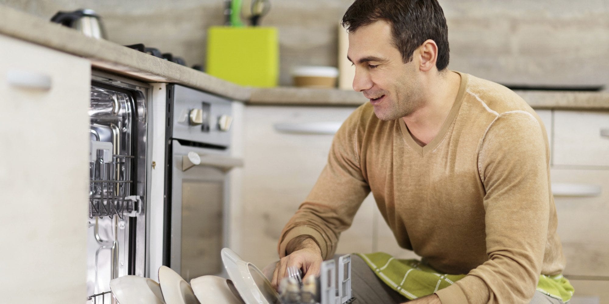 هل تساعد زوجتك في أعمال المنزل؟