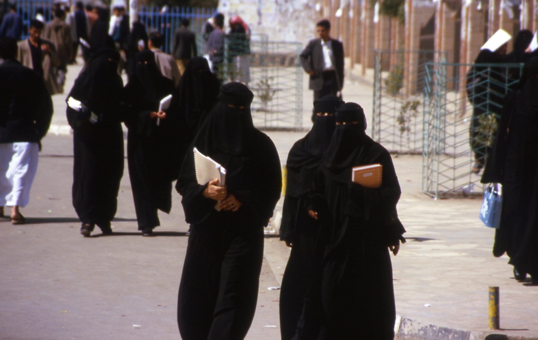 قضايا المرأة بين التيار النسوي وبين خطابنا الشرعي