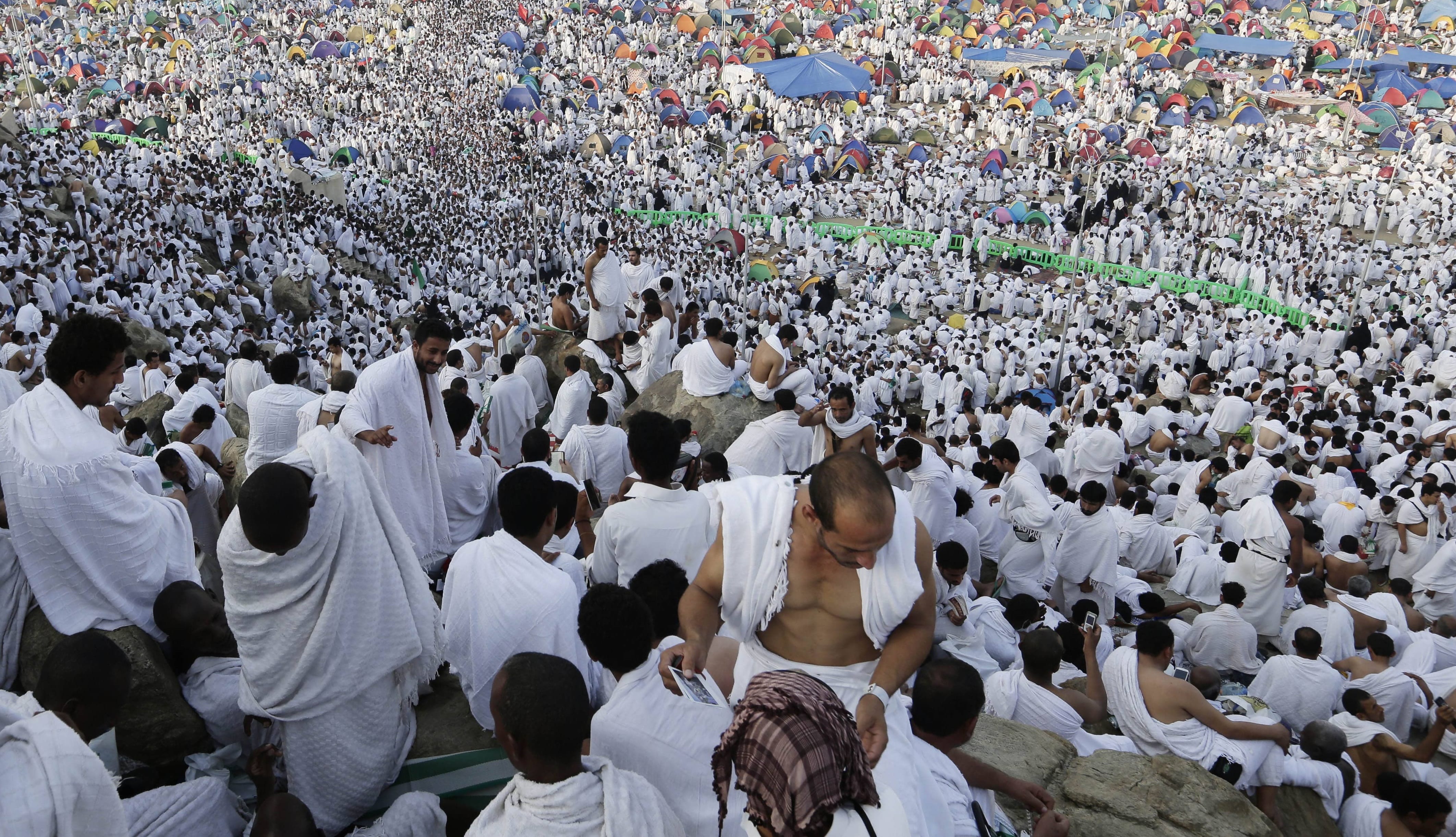 مشاهد وصور غير مقبولة في الحج