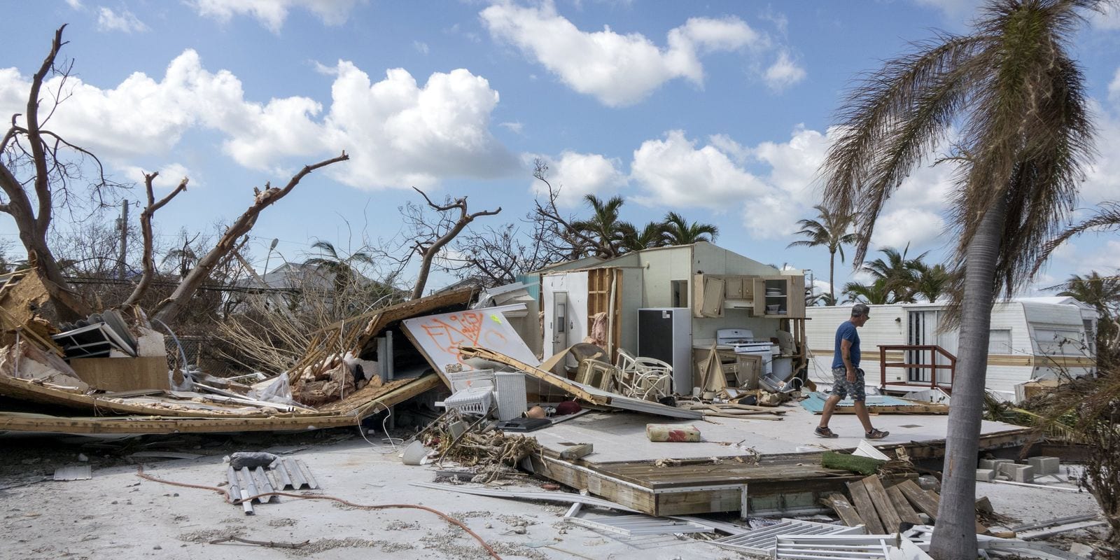 ابتلاء أم عقوبة.. كيف نحكم؟ وما واجبنا تجاه ذلك؟