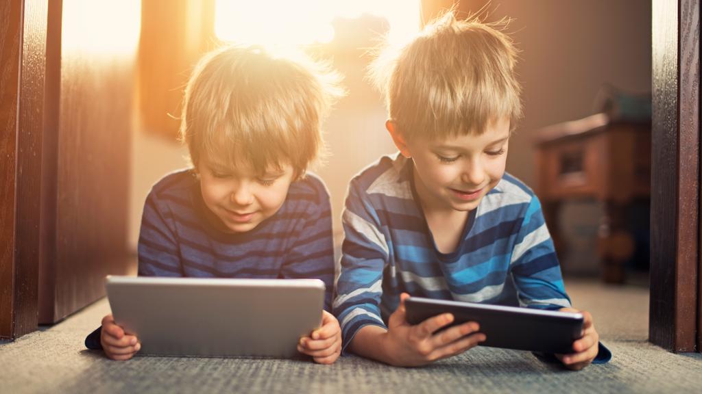 تسعة وثلاثون تطبيقًا تعليميًا في جميع المجالات لتعليم الطفل العربي (1-3)