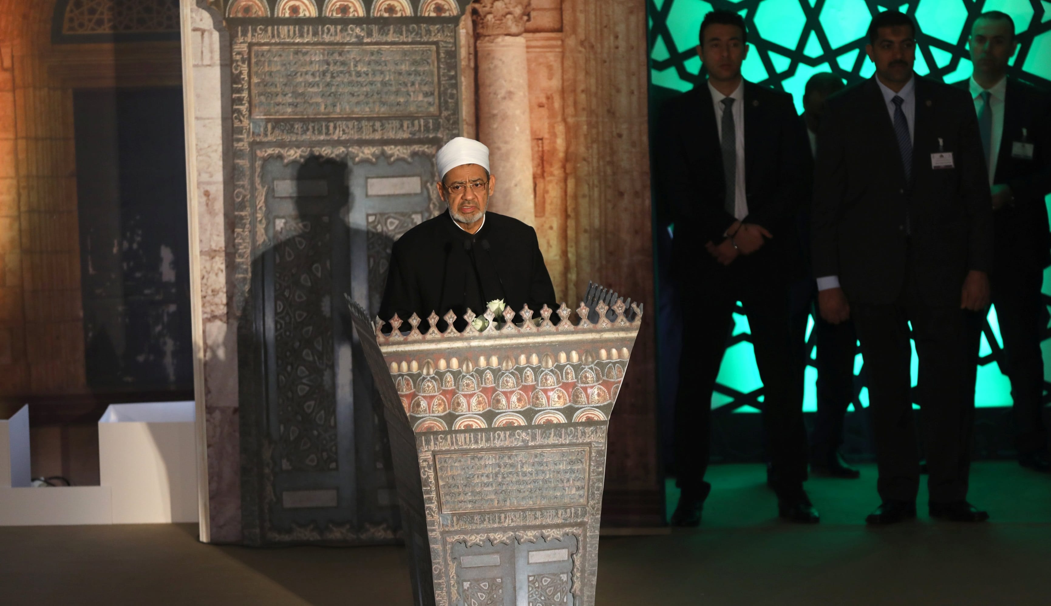 الأزهر يقر منهاجاً تعريفياً بالقدس في خطة معاهده الدراسية