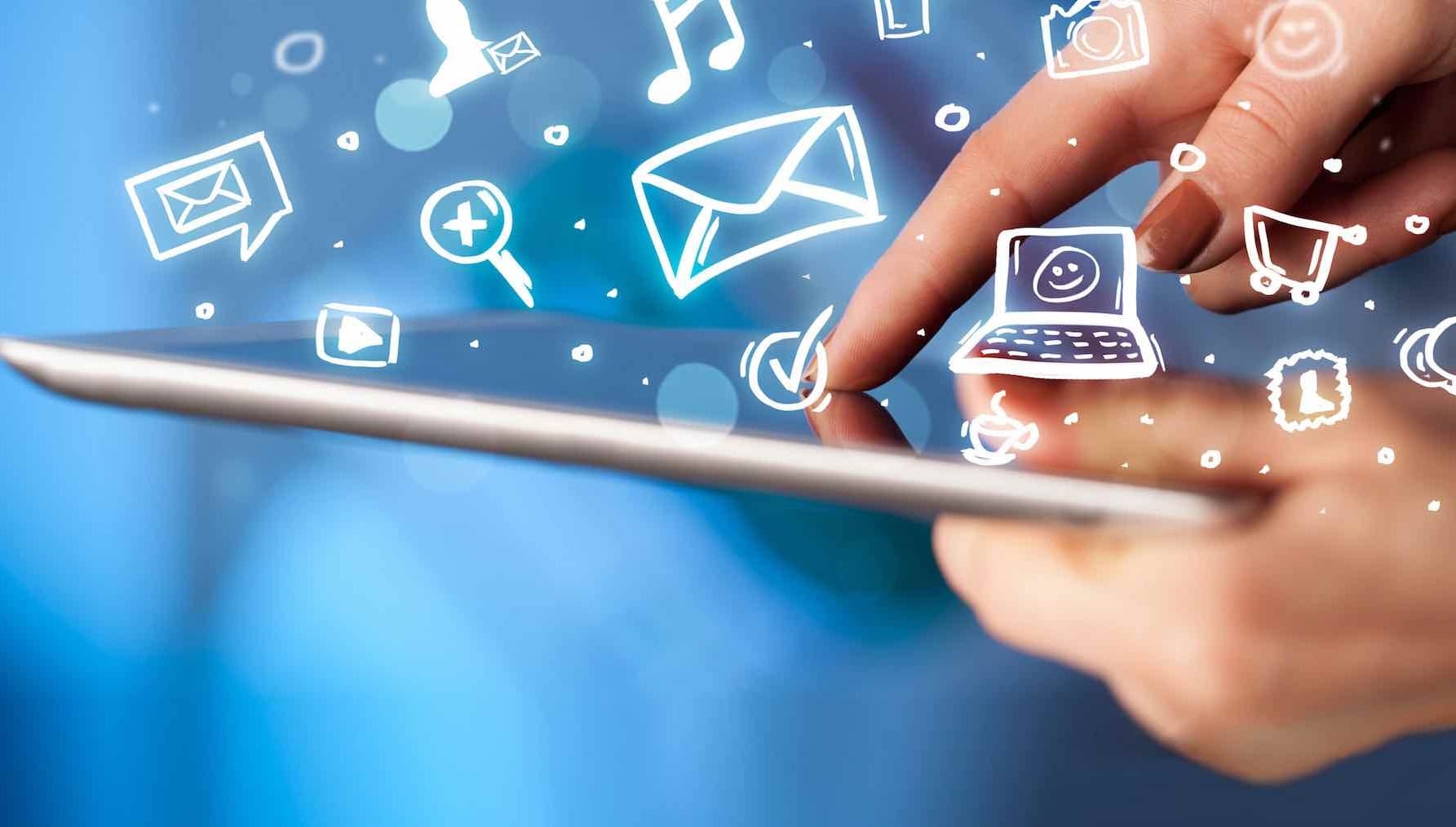 الإنترنت بين البناء والهدم