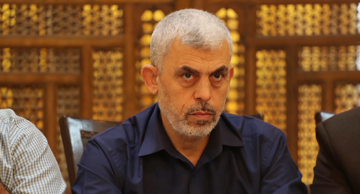 السنوار يلوح باستخدام "القوة العسكرية" ضد الاحتلال