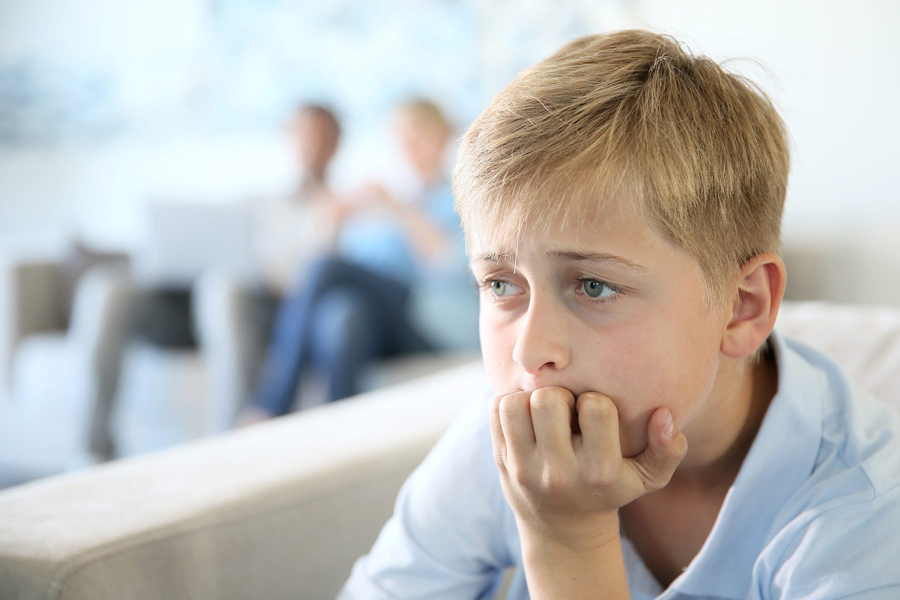 خطوات لتدريب الطفل على كيفية التعامل مع مشاعره