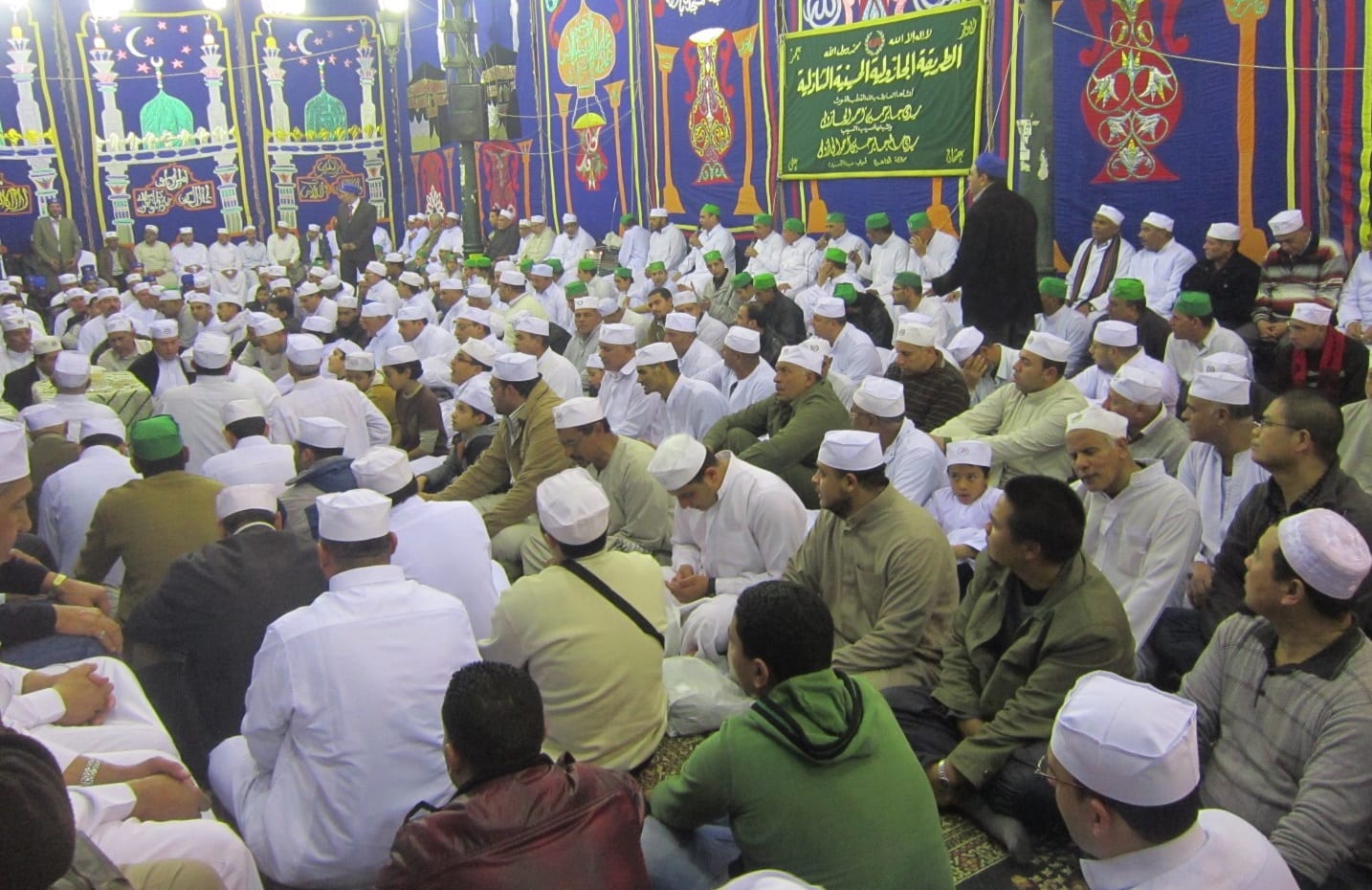 يا دراويش العالم.. أنقذوا التصوف المختطف!