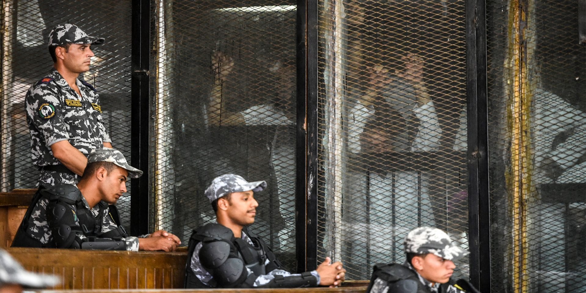 المظلومية والتحدي السلبي.. هل هذا قدر الإسلاميين؟!