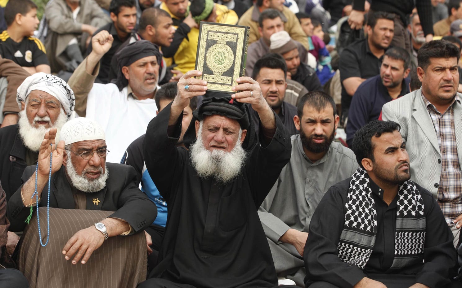 لماذا يحرقون القرآن الكريم