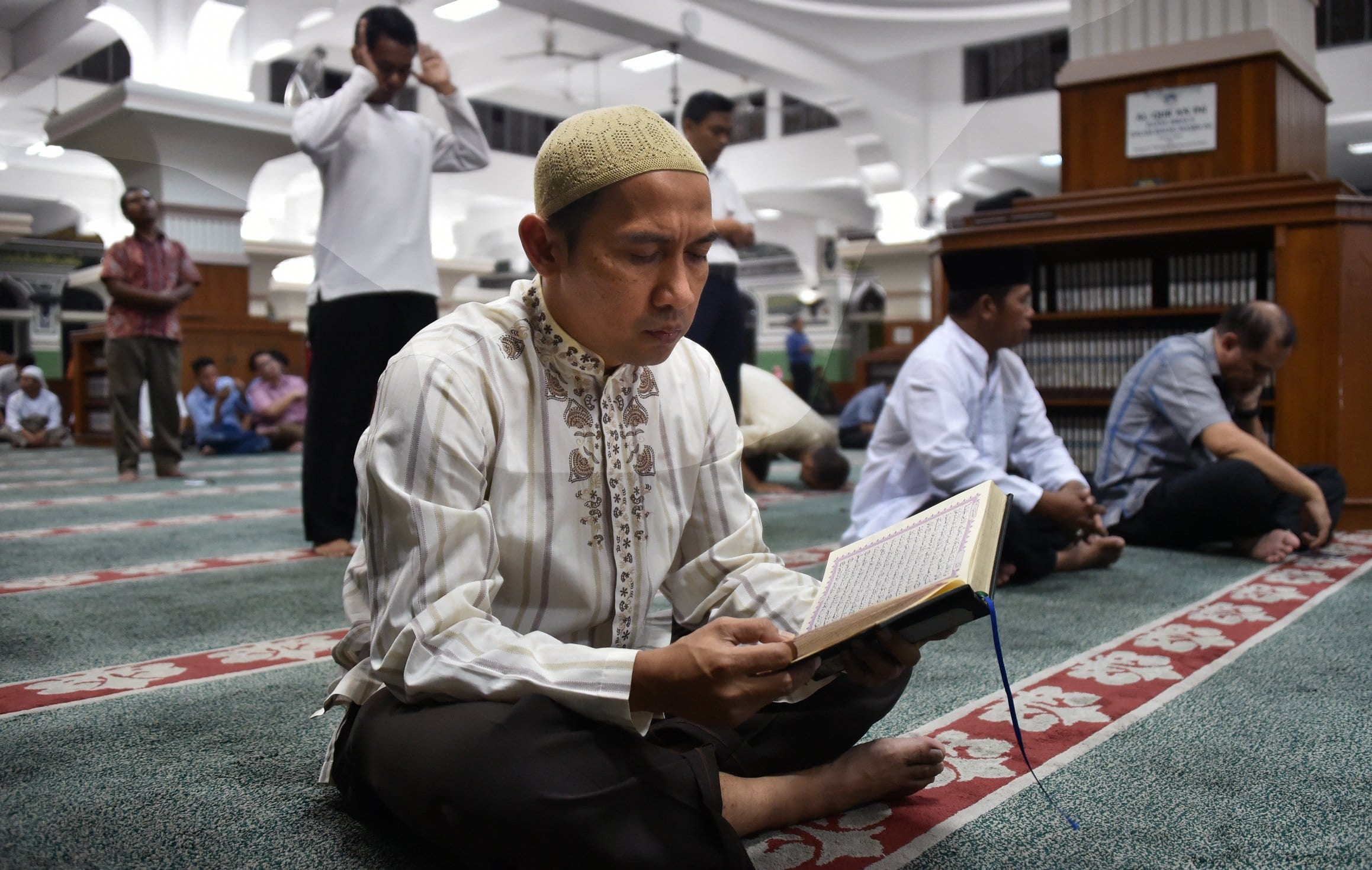 مجاهدة النفس خلال شهر رمضان... وسائل وثمار!!