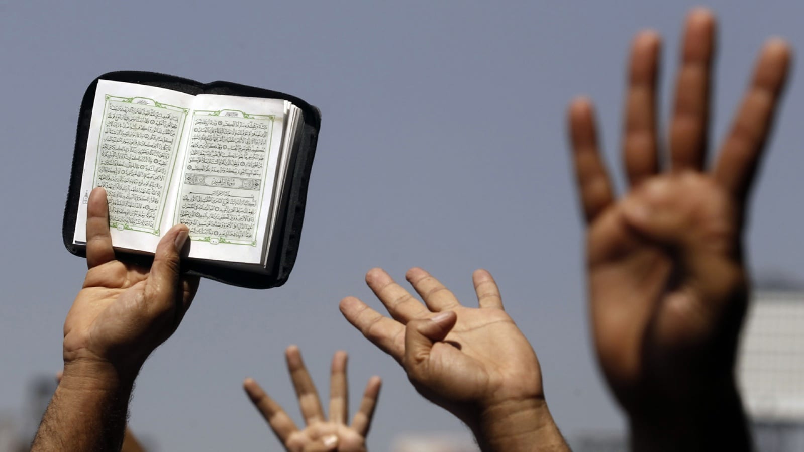 دين الله لن ينصره إلا من حاطه من جميع جوانبه