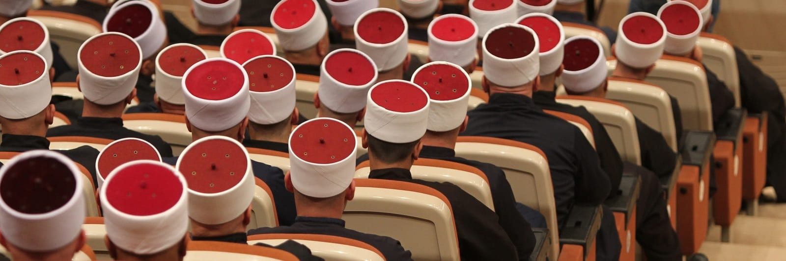 عن فوضى الإفتاء... لا تأخذوا ممَّن يجهل اللغة العربية!