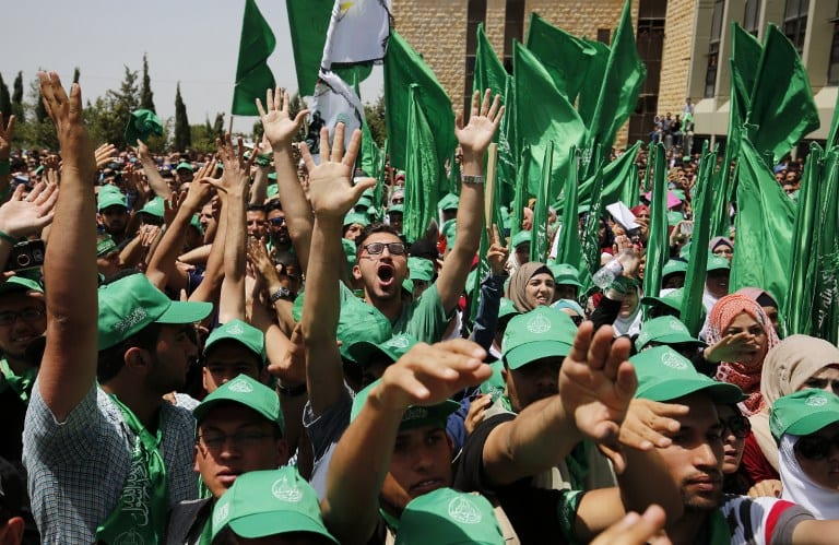 الشباب بين الإيمان والفعل: من الدعوة إلى الطوفان