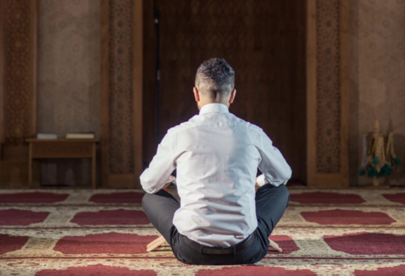 إعمال العقل في لُزوم ما يَلـزَم