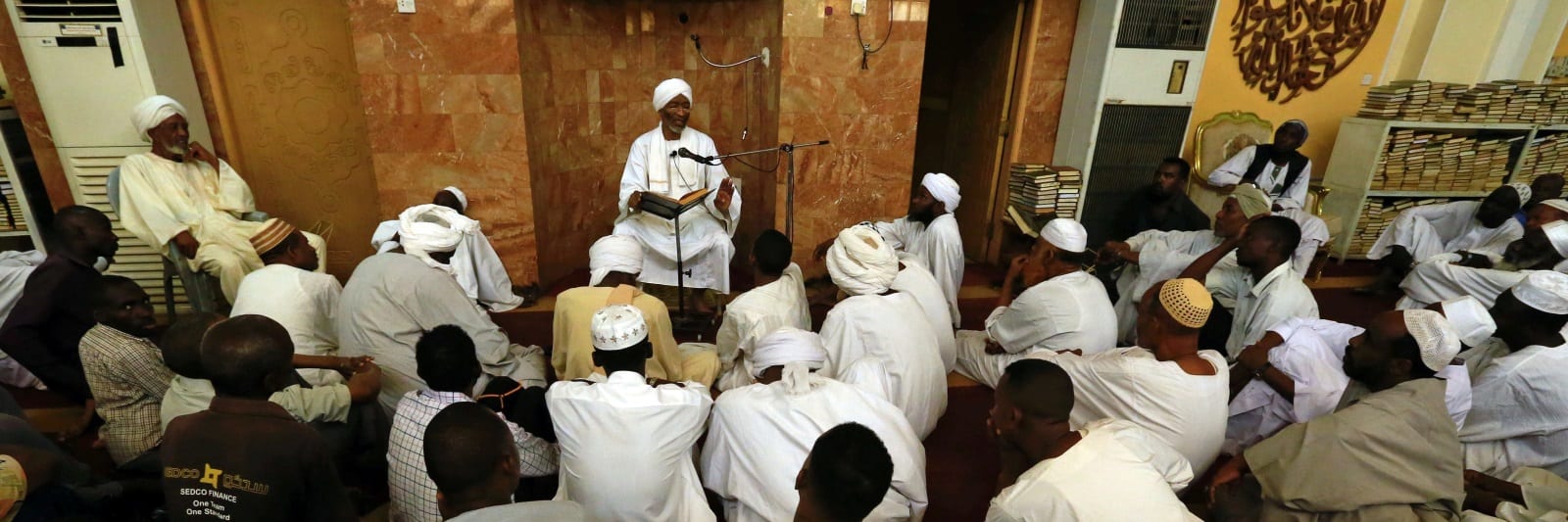 "وعّاظ رمضان".. من المساجد إلى فضاء الإنترنت