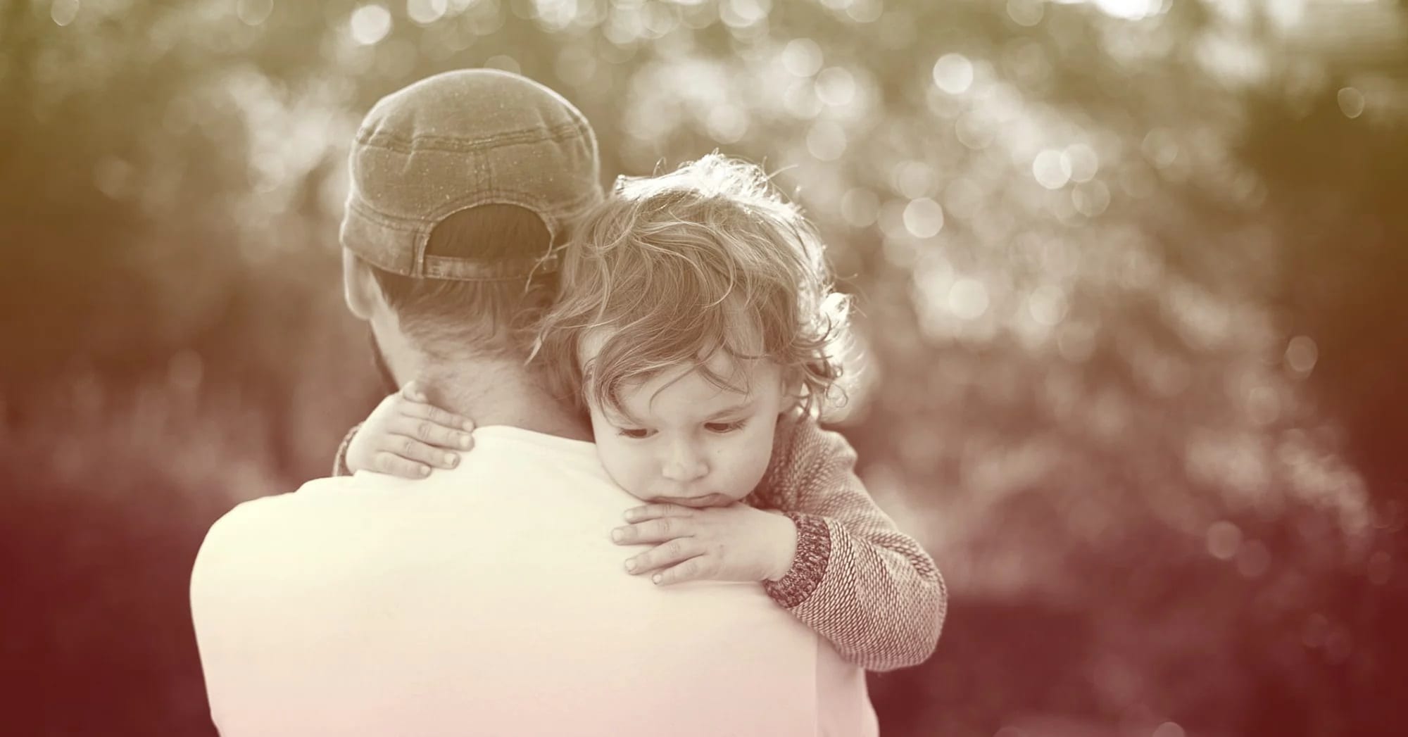 تأثير الاحتضان على نوبة الغضب عند الأطفال