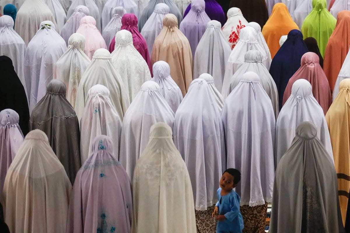 المرأة المسلمة وصناعة الإنسان