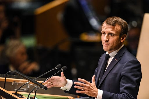 هل الإسلام يمر فِعلاً بأزمة كما يزعم ماكرون!!