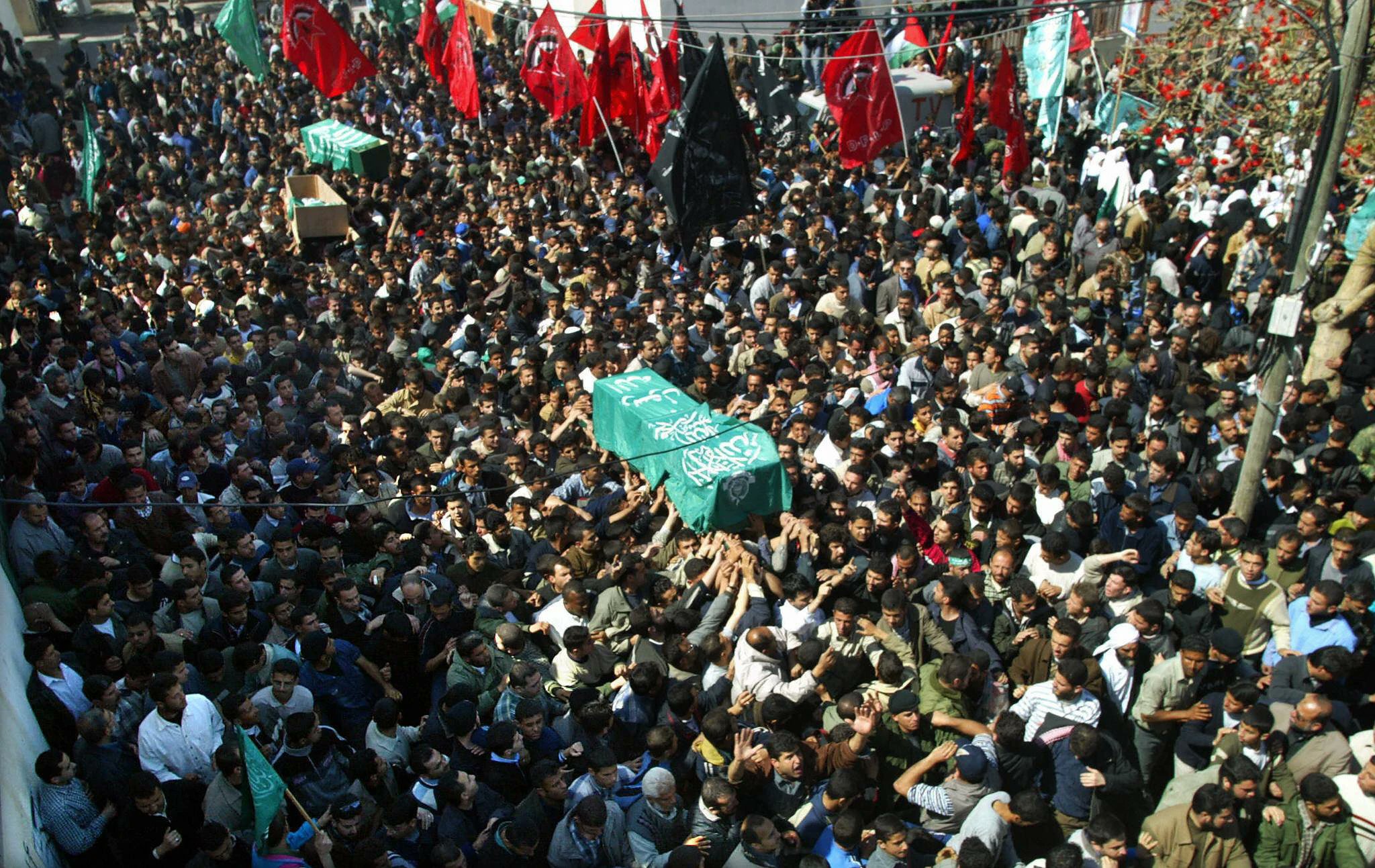 بيننا وبينكم الجنائز حين تمر!