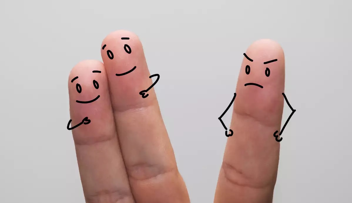 التحريش بين المؤمنين .. لا تكن عوناً للشيطان!