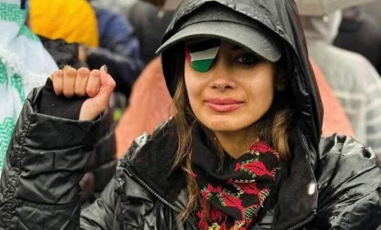 عندما تتحول الضمادة إلى راية! قصة الناشطة الأسترالية