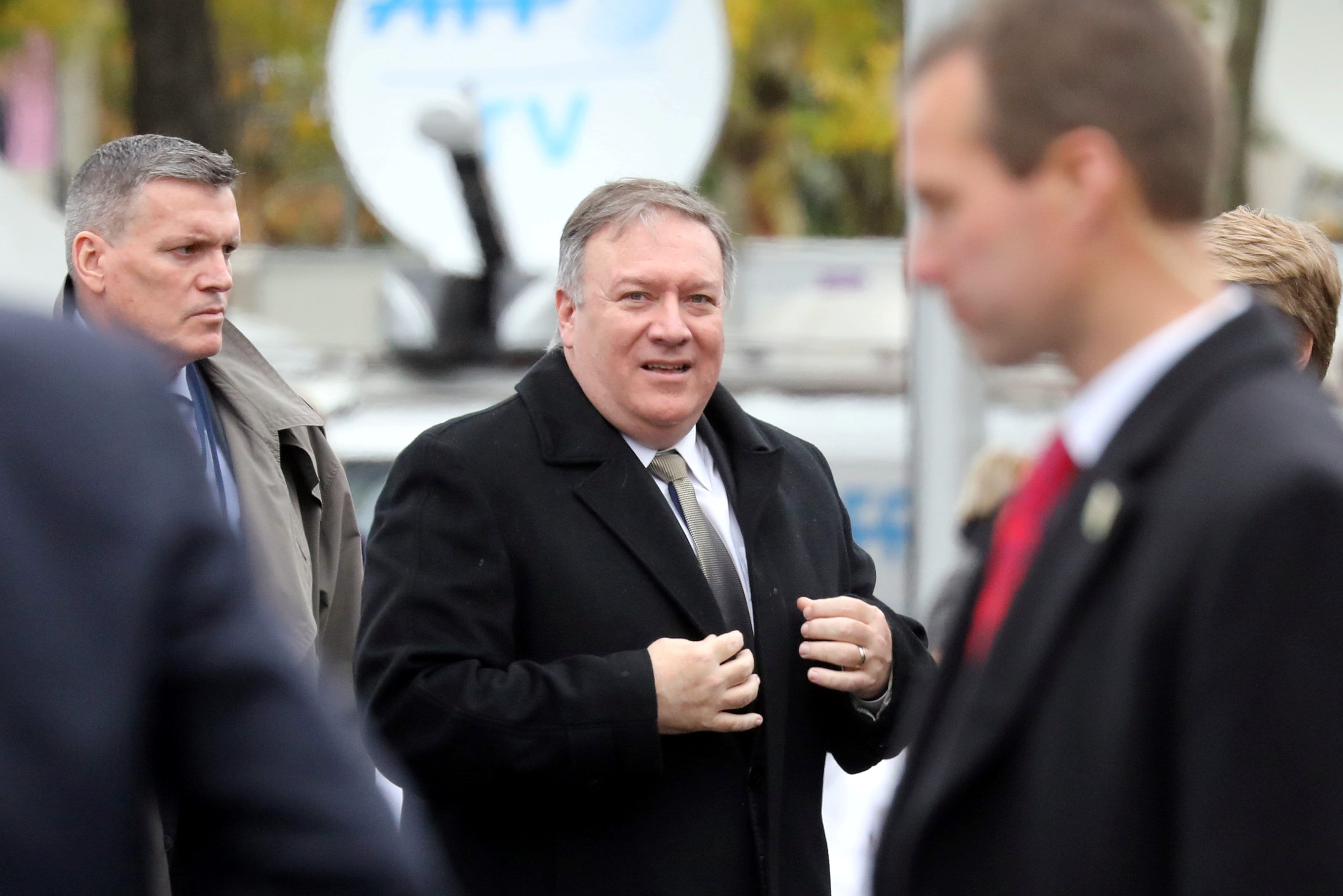 ضيف ثقيل يجوس خلال البلدان