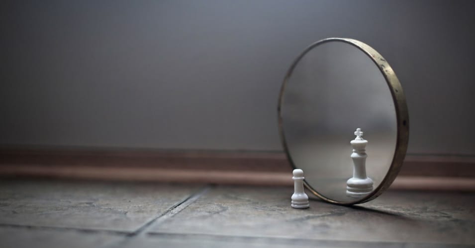 الطموح لا يعني المقارنة بالآخرين ومنافستهم