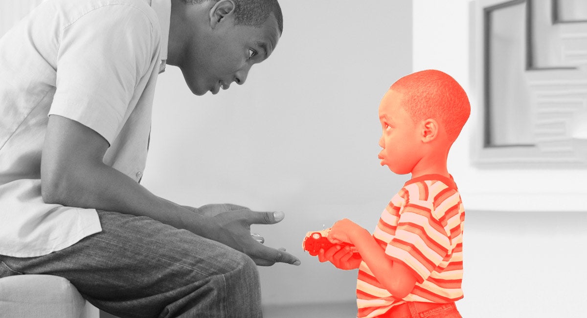 تسع نصائح تربوية تساعدك في تحسين شخصية الابن العنيد