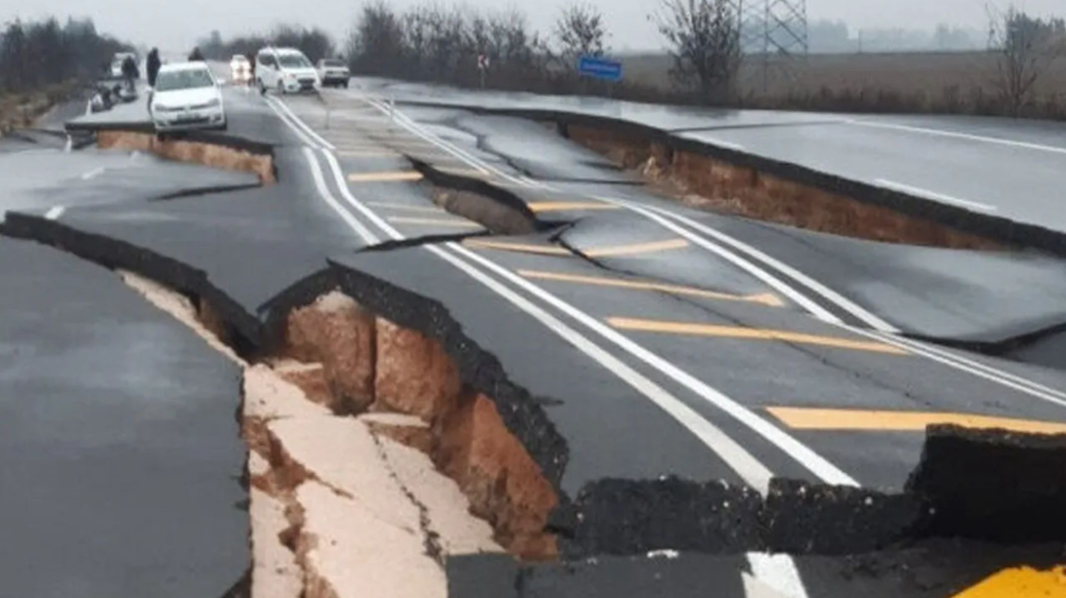 هل الآيات الكونية والظواهر الطبيعية عقاب أم ابتلاء أم اللهُ أعلم؟؟