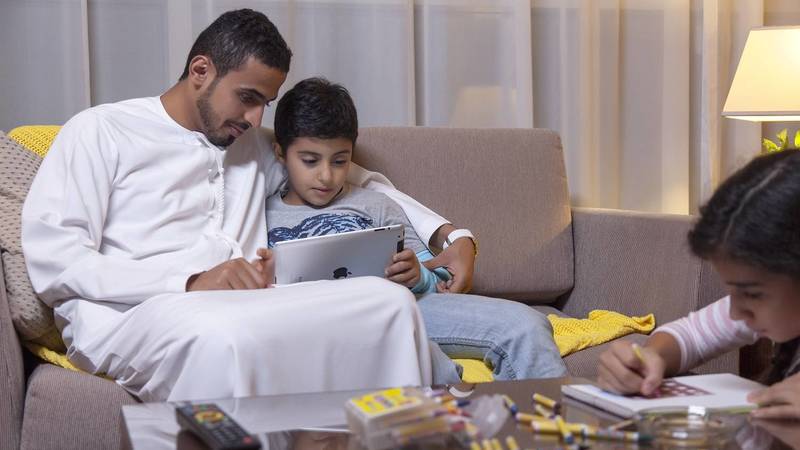 كيف نربي أولادنا عاطفياً (1)