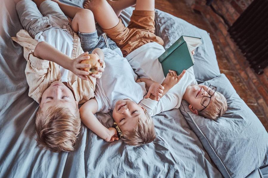 20 خطوة فعالة لإنهاء الخلافات بين الإخوة وغرس مشاعر المودة