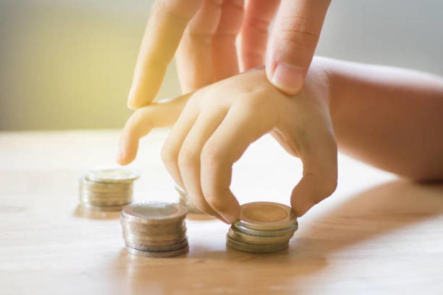 20 خطوة فعالة لتعليم أبنائك كيفية التعامل مع المال