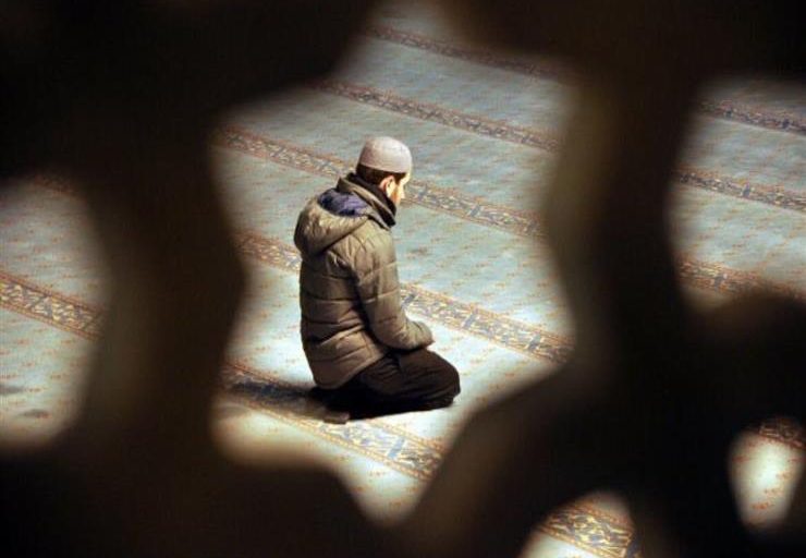 ما الحكمة من جعل الله تعالى مع كل فريضة نافلة؟!