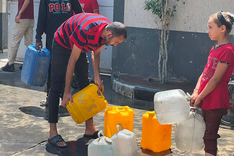 الوقود في غزة: سلاح خفي يدير السياسة والحياة تحت الحرب!