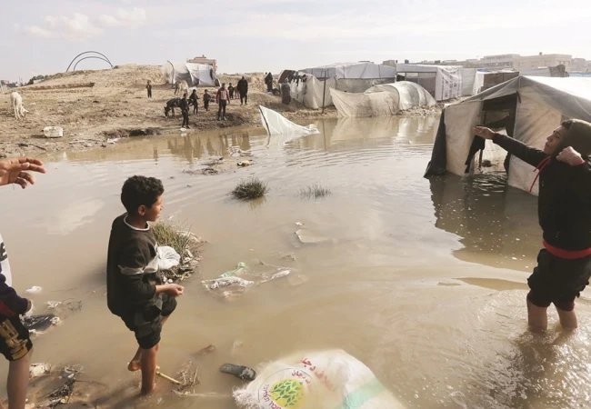 غزة تُدفن تحت الركام والبرد: الاحتلال يحوّل المنخفض الجوي إلى أداة قتل جديدة